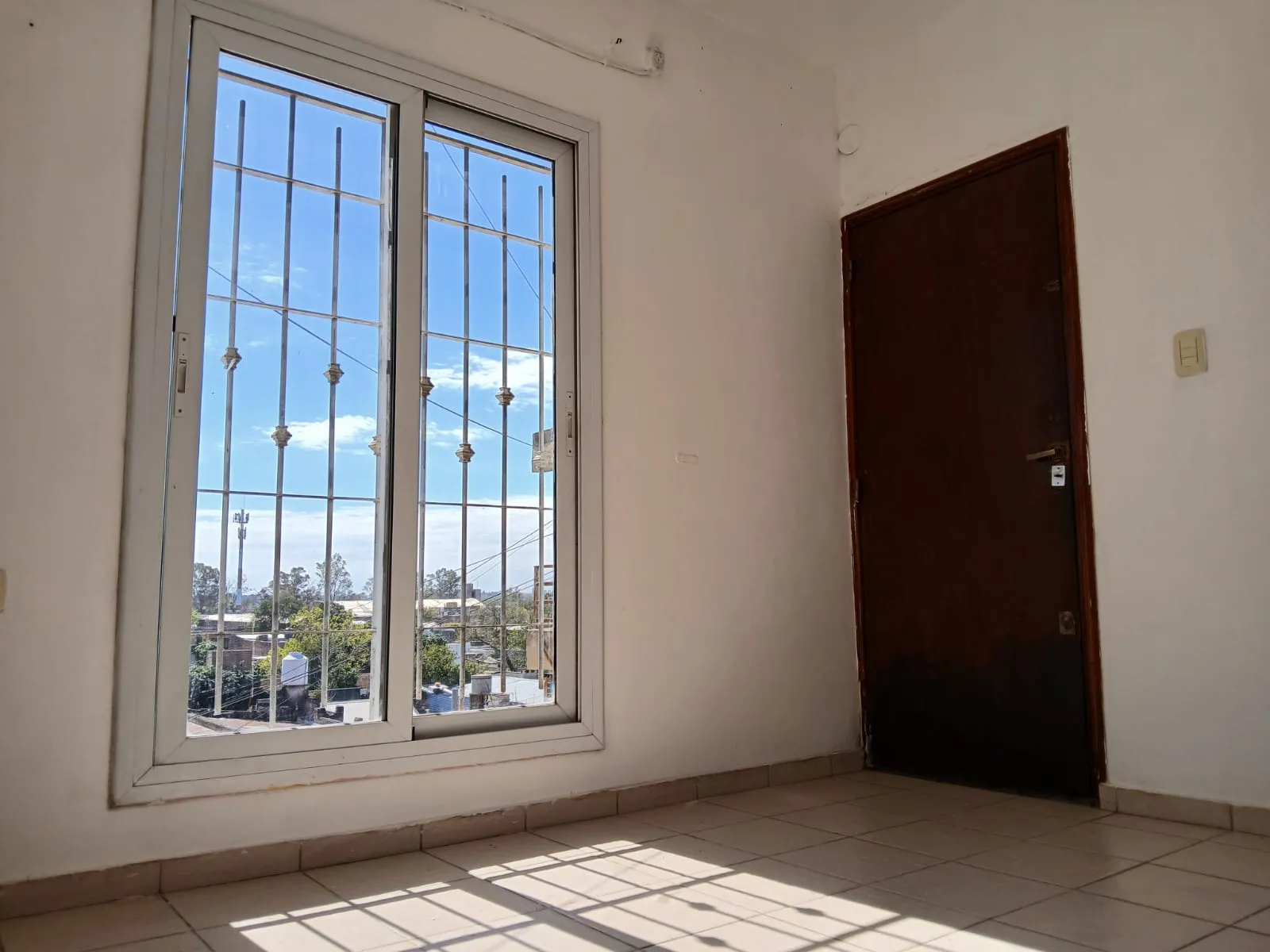 Se alquila departamento 2 dormitorios en Ambrosio Funes al 1200