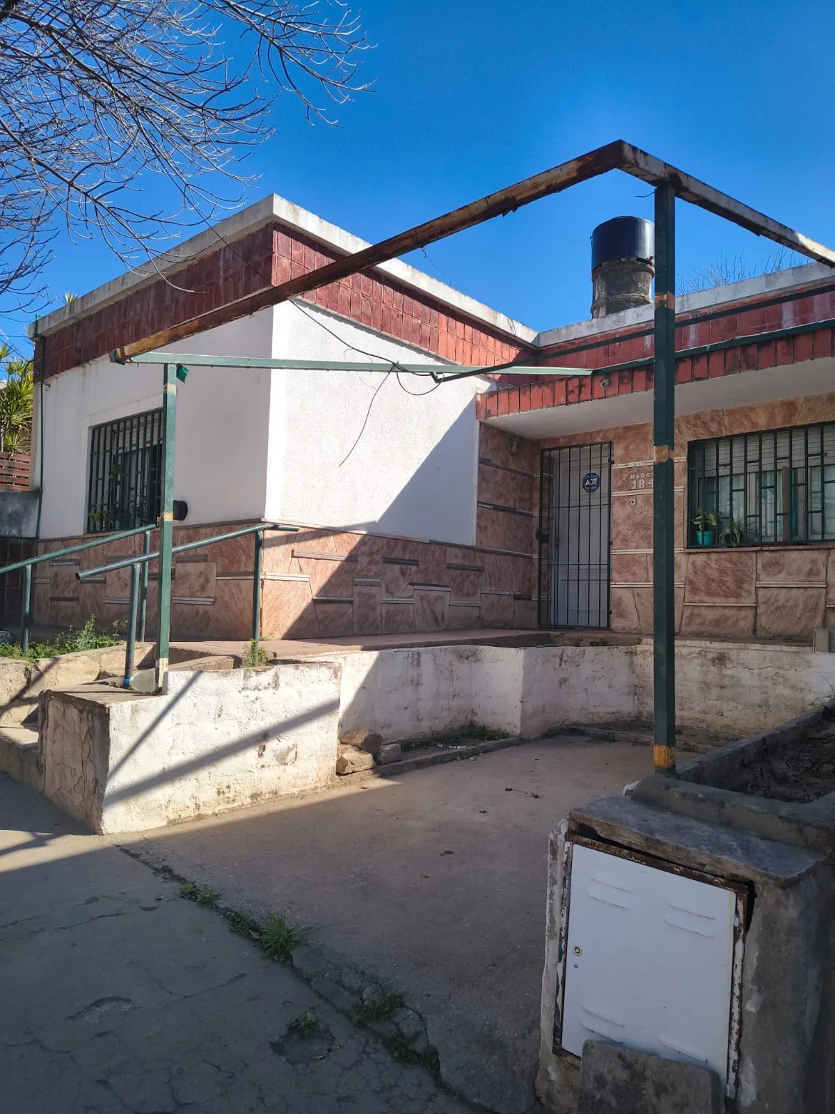 Casa a reciclar en venta barrio Sarmiento