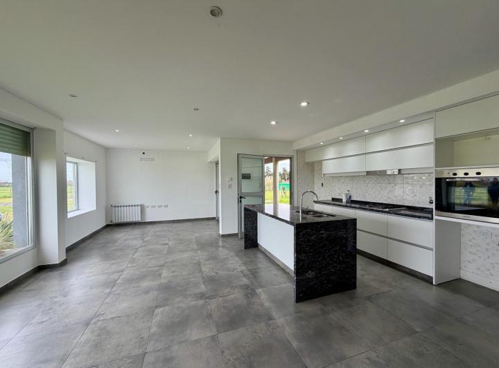 Casa · 115m² · 5 Ambientes · 2 Cocheras