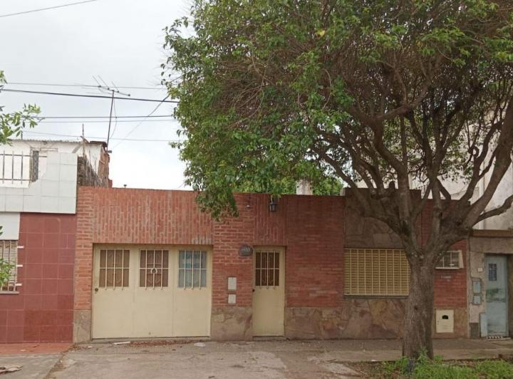 Casa · 165m² · 4 Ambientes · 1 Cochera