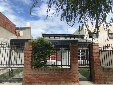 Casa en Venta en Los Hornos, La Plata