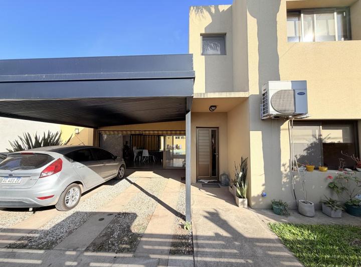 Casa · 125m² · 2 Dormitorios · 2 Cocheras