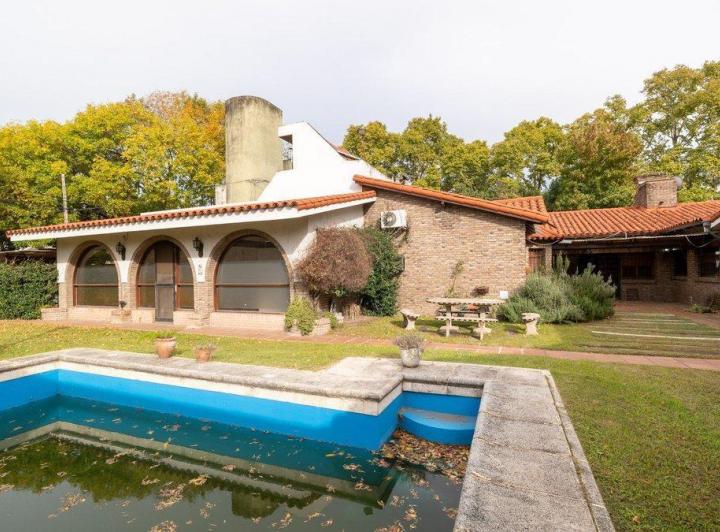 Casa · 414m² · 5 Ambientes · 1 Cochera