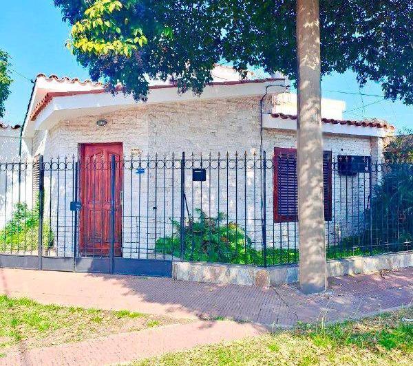 Casa · 107m² · 4 Ambientes · 1 Cochera