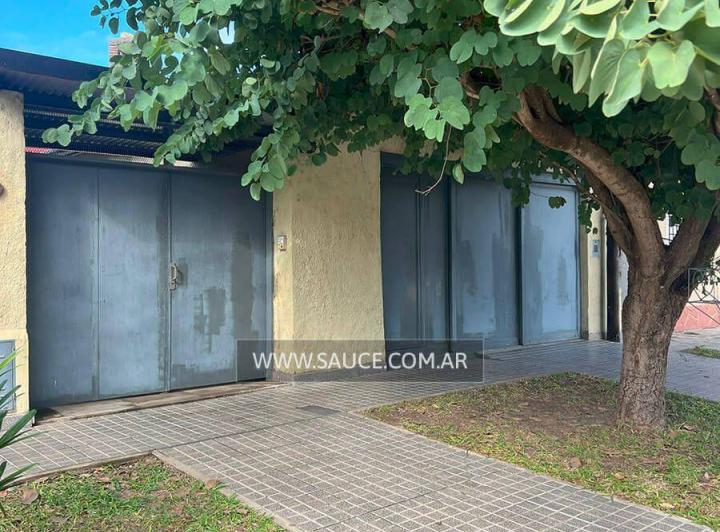 Casa · 125m² · 4 Ambientes · 2 Cocheras