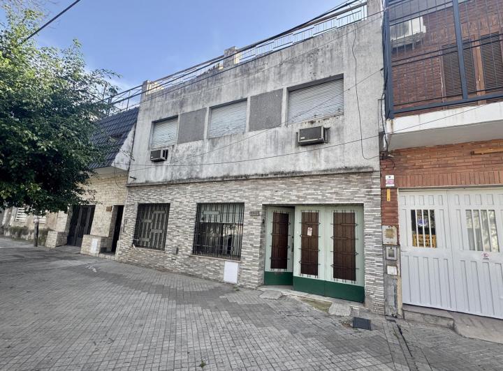 Casa · 197m² · 9 Ambientes · 1 Cochera