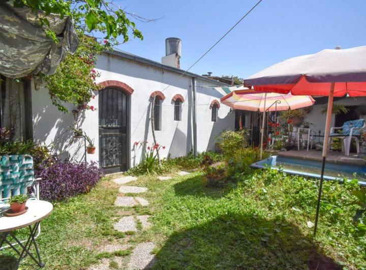 Casa · 250m² · 6 Ambientes · 1 Cochera