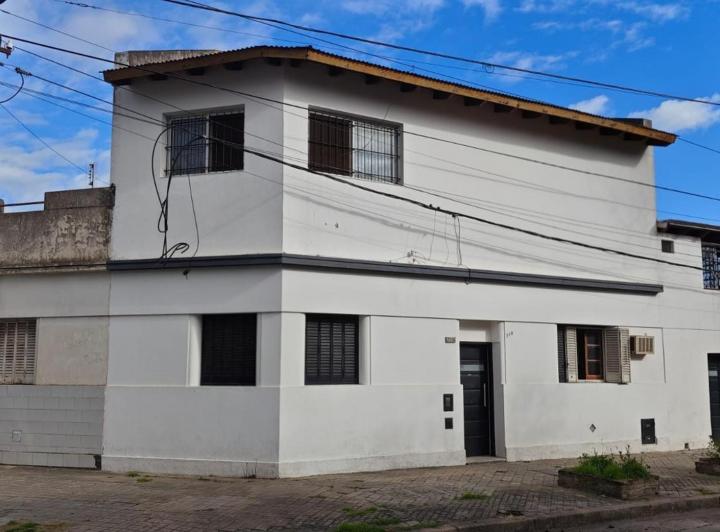 Casa · 160m² · 4 Ambientes · 1 Cochera