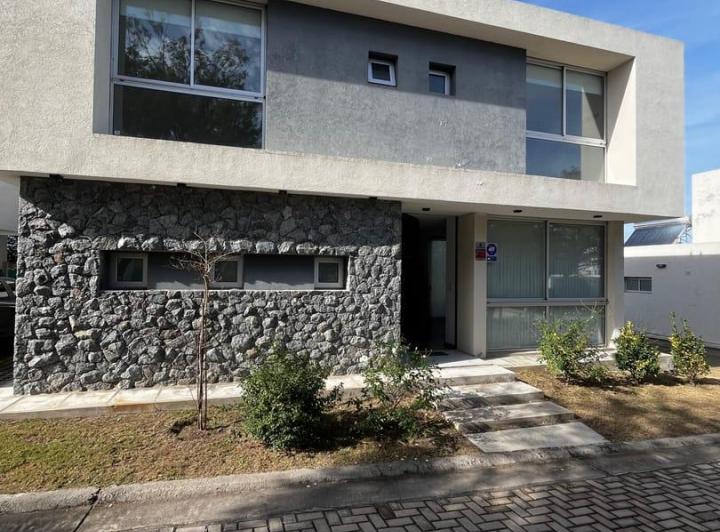 Casa · 220m² · 6 Ambientes