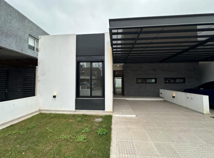 Casa · 112m² · 4 Ambientes · 1 Cochera