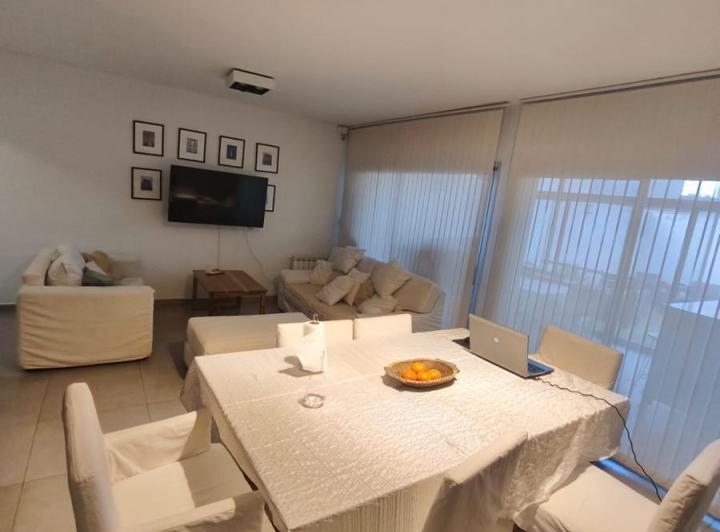Casa · 165m² · 9 Ambientes · 2 Cocheras