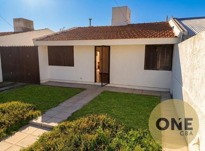 Casa · 250m² · 4 Ambientes · 2 Cocheras