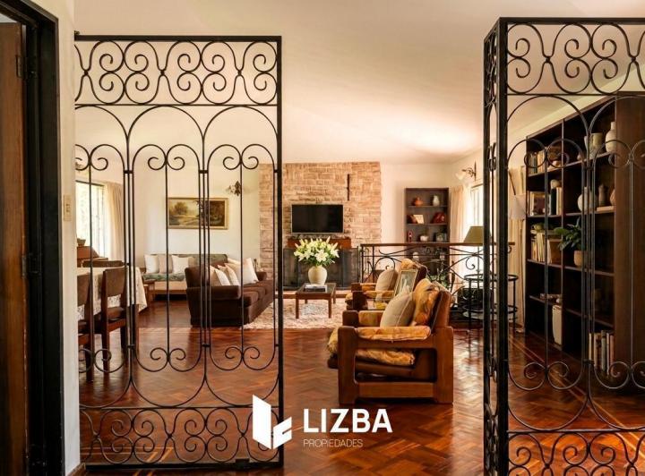 Casa · 320m² · 10 Ambientes