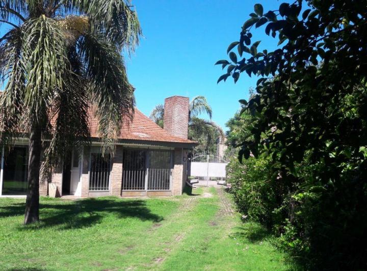 Casa · 90m² · 1 Ambiente · 3 Cocheras