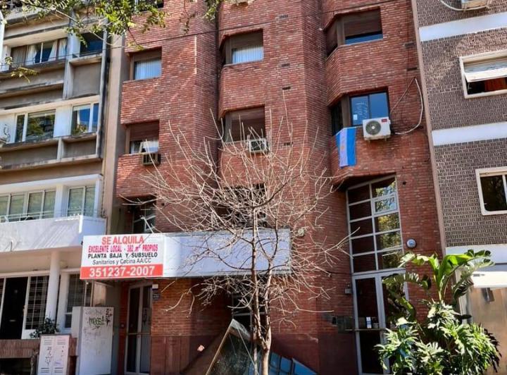 Local comercial · 383m² · 1 Ambiente