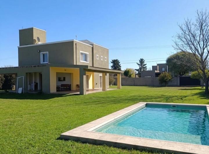 Casa · 200m² · 3 Dormitorios