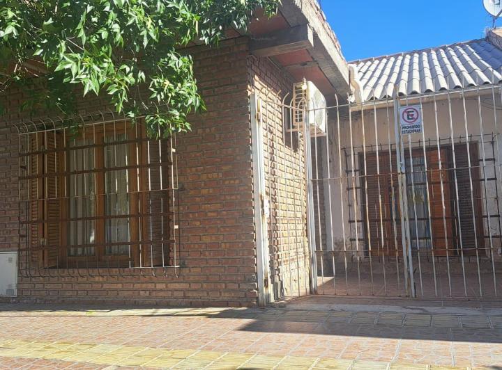 Casa · 350m² · 3 Ambientes · 1 Cochera