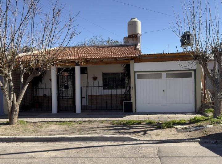 Casa · 80m² · 3 Ambientes · 1 Cochera
