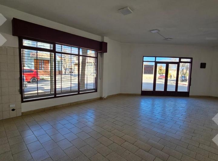 Local comercial · 98m²