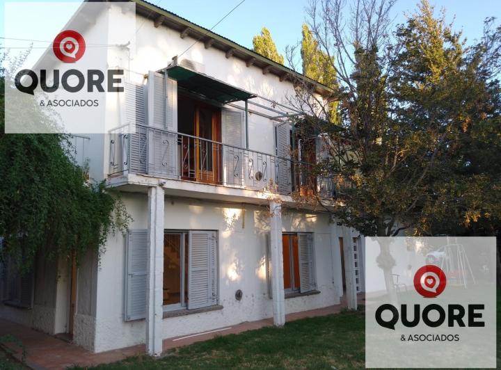 Casa · 326m² · 5 Ambientes · 1 Cochera