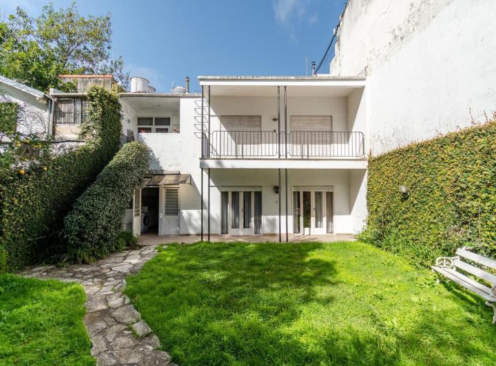PH · 235m² · 10 Ambientes · 1 Cochera
