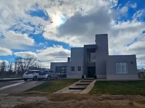 Casa en Alquiler en Centenario, Confluencia