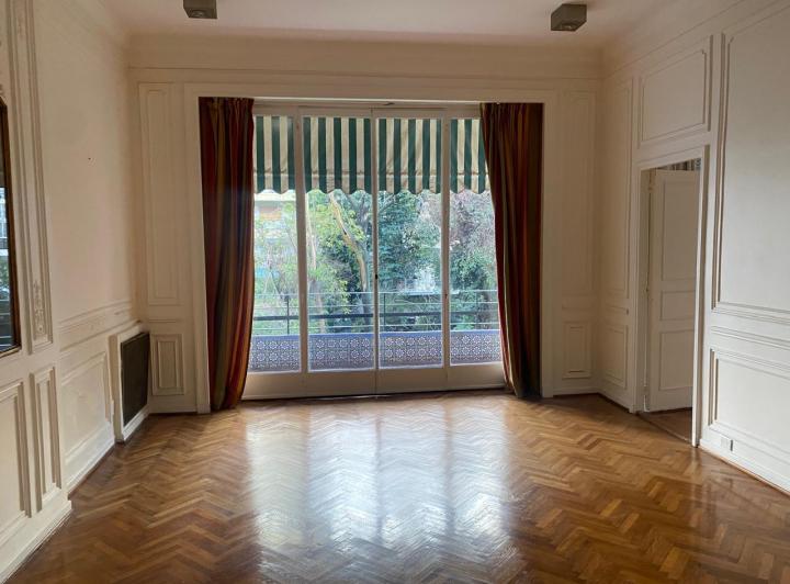 Departamento · 200m² · 5 Ambientes · 1 Cochera