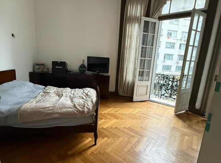 Departamento · 180m² · 6 Ambientes