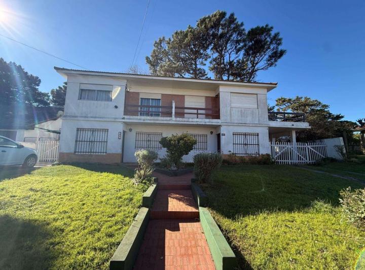 Departamento · 200m² · 12 Ambientes · 2 Cocheras