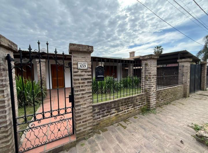 Casa · 110m² · 3 Ambientes · 2 Cocheras