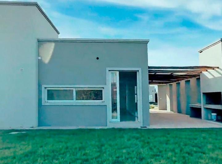 Casa · 220m² · 5 Ambientes