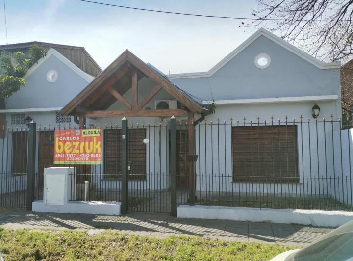 Casa · 100m² · 3 Ambientes · 1 Cochera