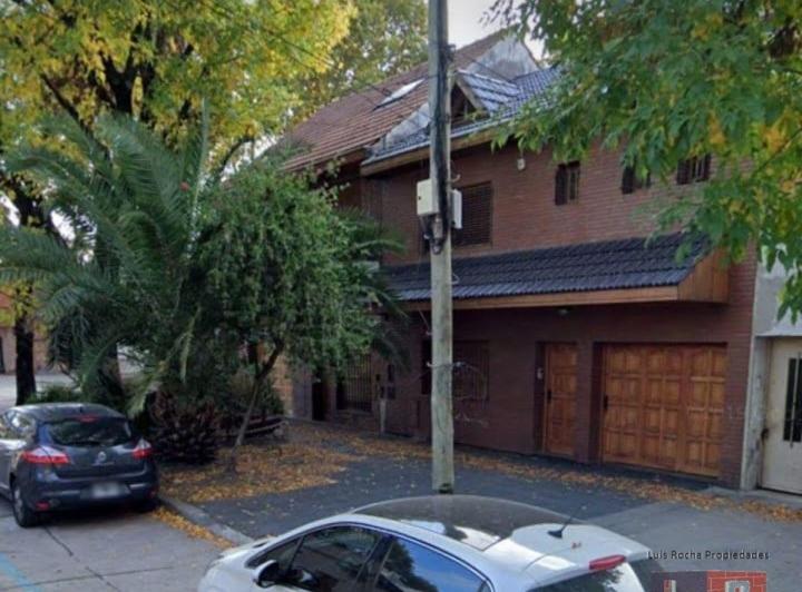 Casa · 140m² · 5 Ambientes · 1 Cochera