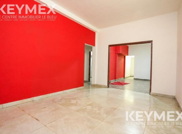 Casa · 180m² · 6 Ambientes · 4 Cocheras