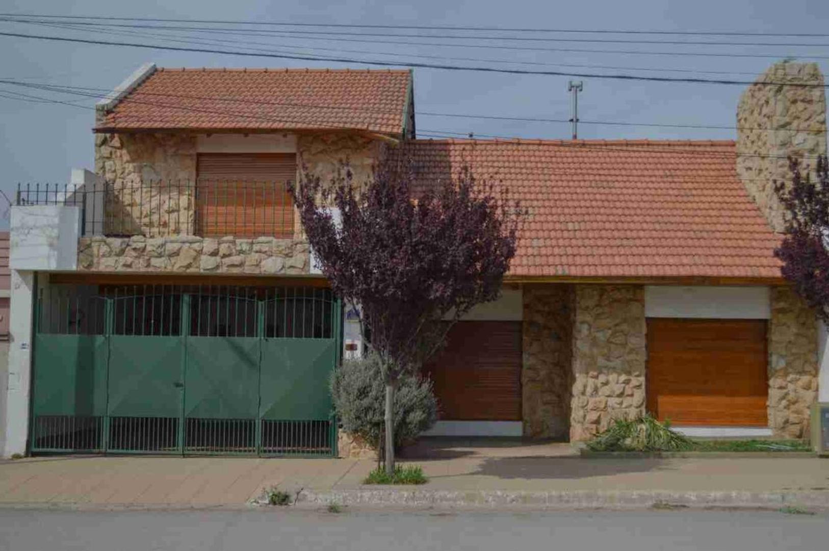Casa en Venta en Winifreda, Conhelo