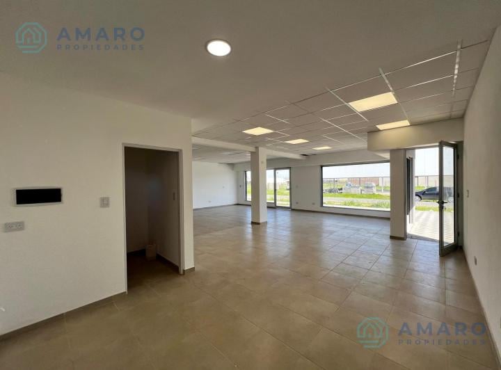 Local comercial · 100m² · 2 Ambientes · 2 Cocheras
