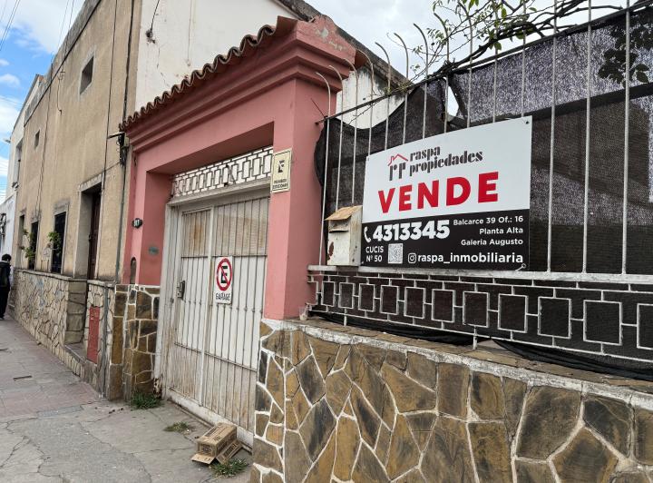 Casa · 210m² · 7 Ambientes · 3 Cocheras