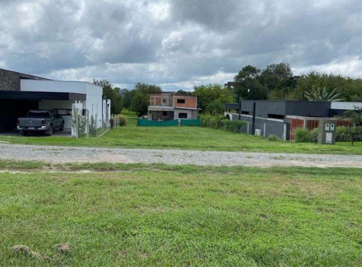 Terreno · 528m²