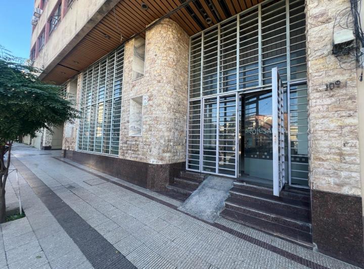 Local comercial · 400m²
