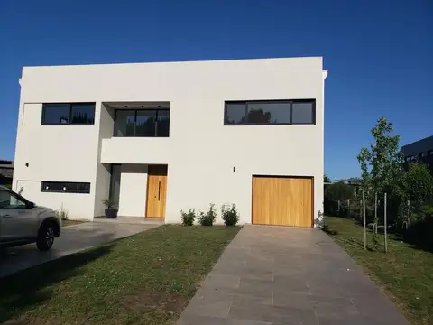 Casa en Alquiler en Rumenco Joven, Mar del Plata