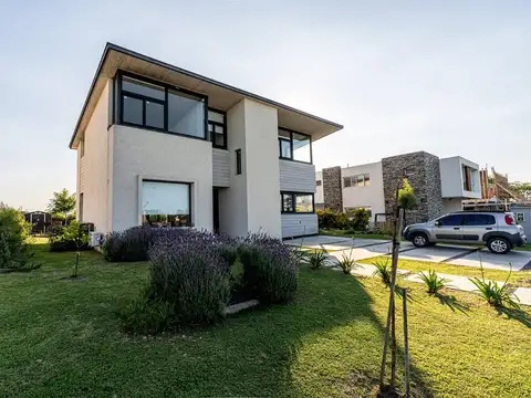 Casa en Venta en Countries y Barrios Cerrados en Berazategui, Partido de Berazategui