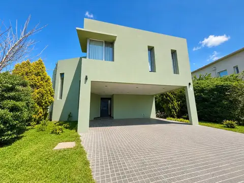 Casa en Venta en Ayres Plaza, Countries y Barrios Cerrados en Pilar
