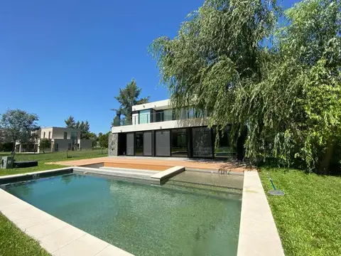 Casa en Venta en Miralagos, Countries y Barrios Cerrados en la Plata