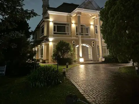 Casa en Venta en Saint Thomas, Countries y Barrios Cerrados en Esteban Echeverria