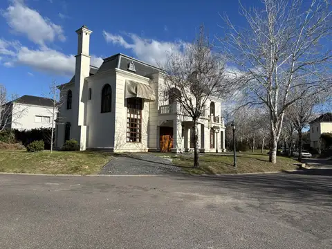 Casa en Venta en Septiembre, Countries y Barrios Cerrados en Escobar