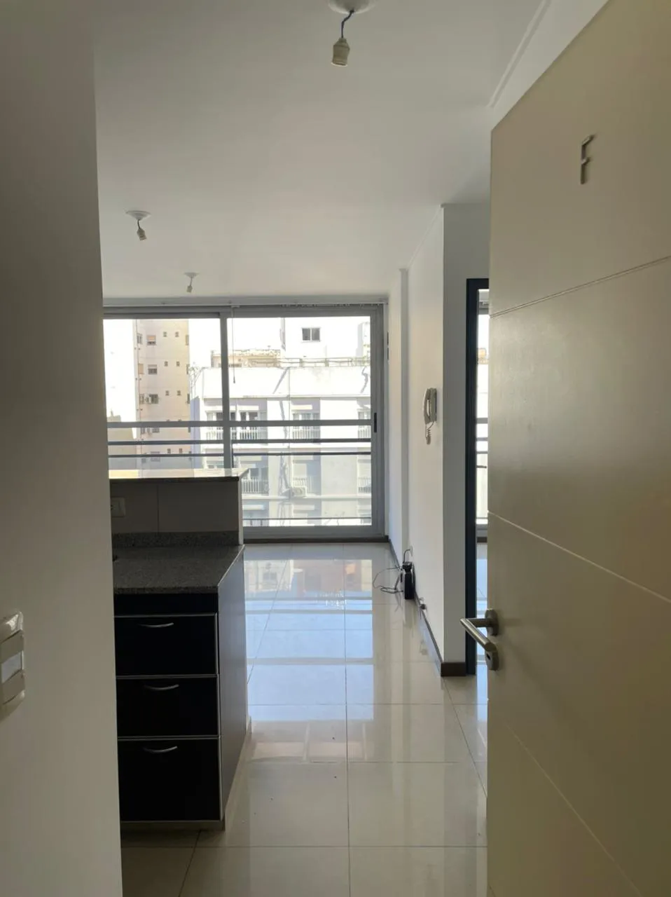 TORRE BADER: Depto. 1 Dormitorio- Balcon Al Frente