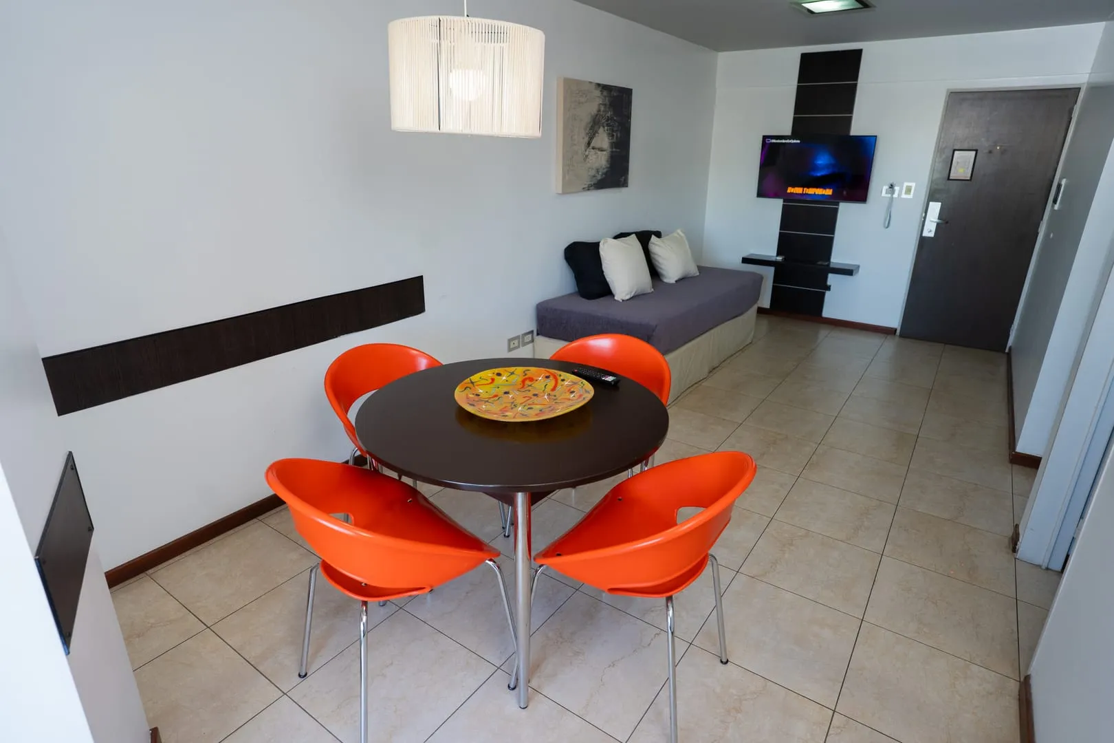 1 DORMITORIO AMOBLADO PILETA / POSIBILIDAD DE COCHERA