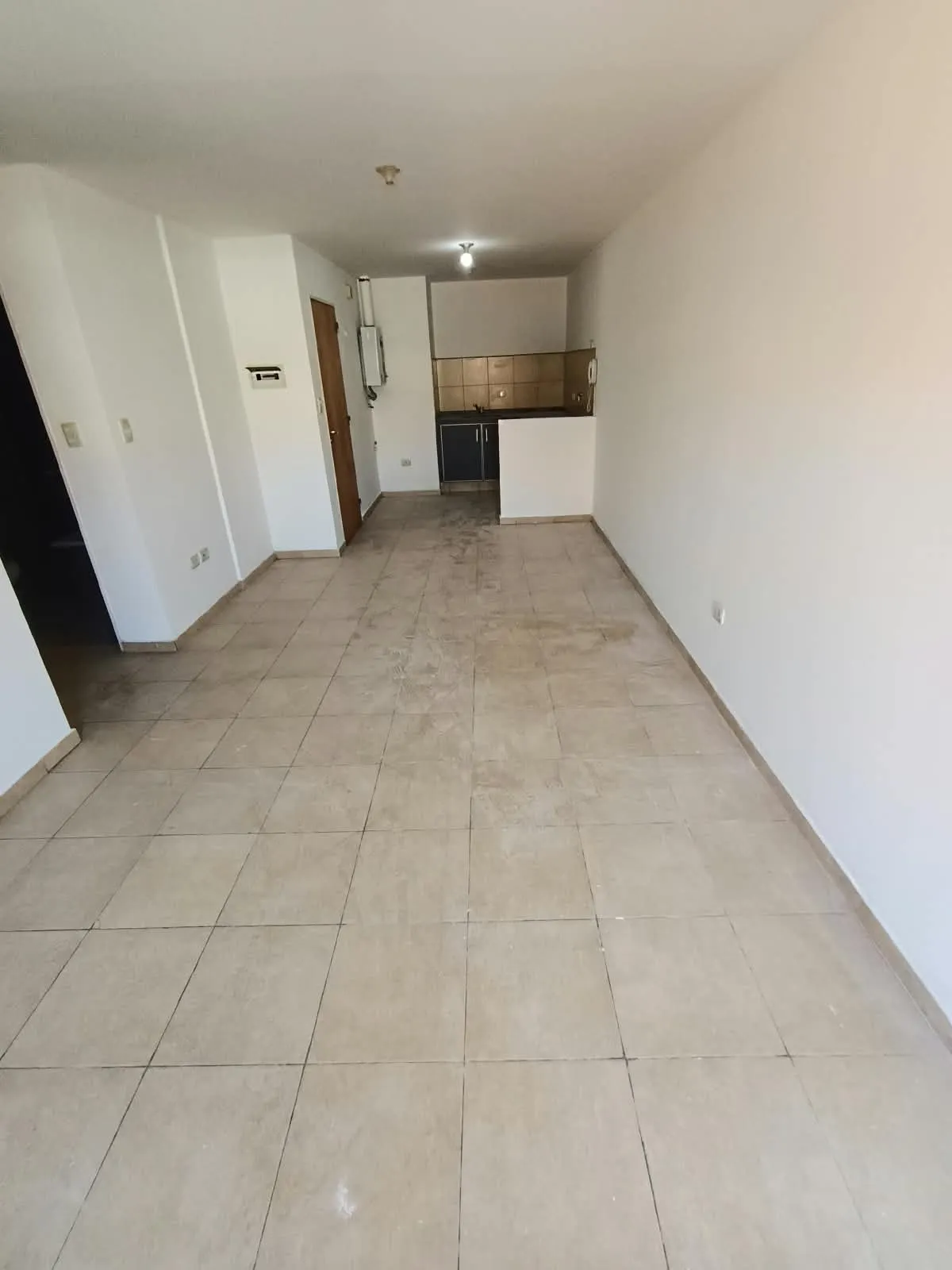 Se vende Departamento de 1 dormitorio con balcón – Bv. Illia 437, Piso 13