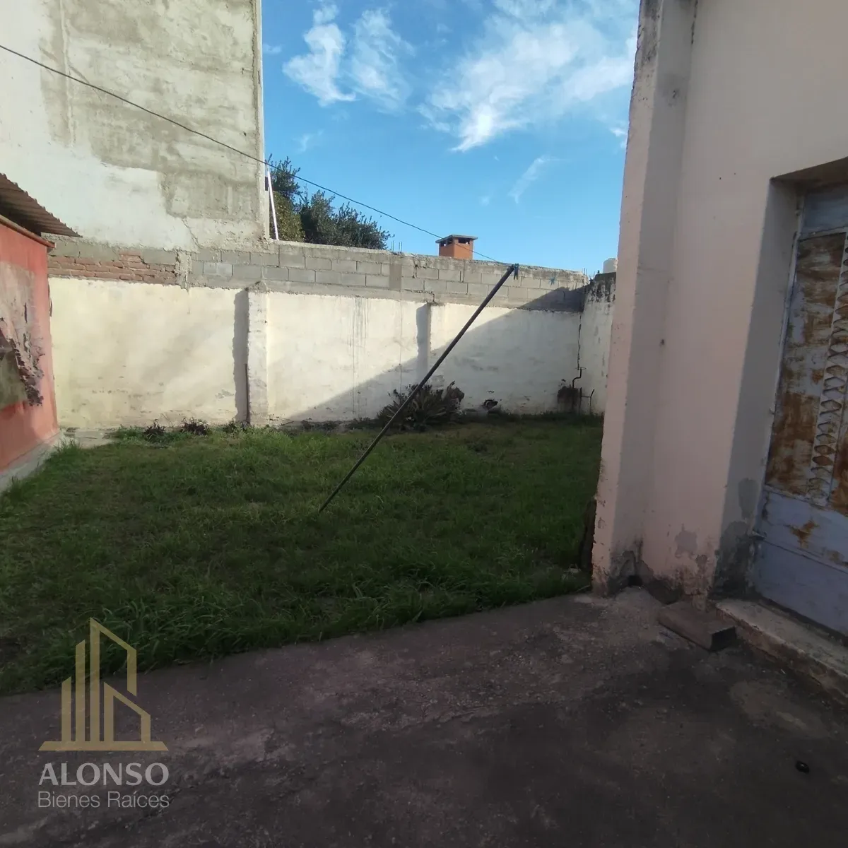 🏡 TREMENDA CASA AMPLIA CON PATIO 2 DORMI EN📍 RISCO Y ALVARADO 3798 B° JOSE I. DIAZ