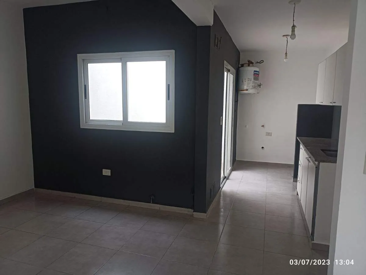 Alquilo Duplex 2 Dor- Garaje y Patio- Bº Residencial América